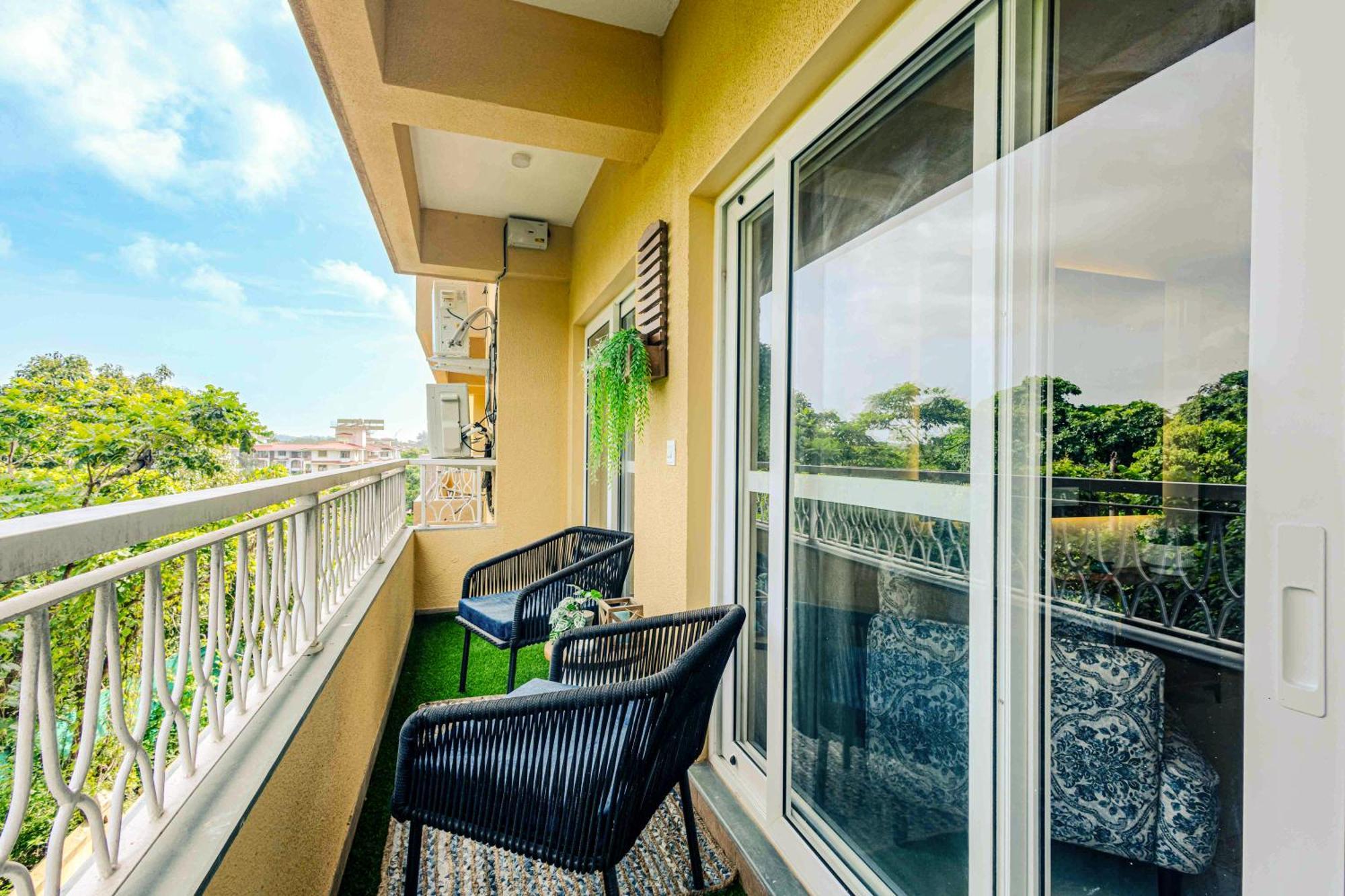Alaya Stays 1 Bhk With Balcony & Pool - Veera Marina 칸돌림 외부 사진