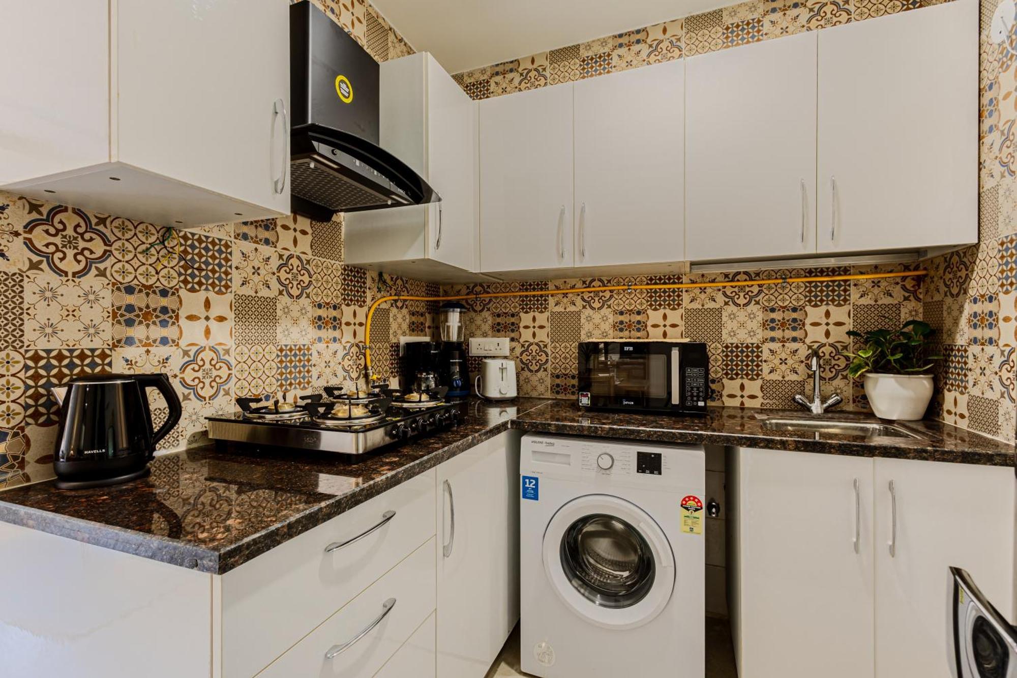 Alaya Stays 1 Bhk With Balcony & Pool - Veera Marina 칸돌림 외부 사진