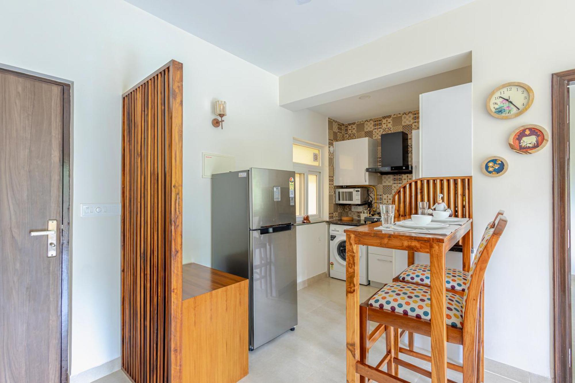 Alaya Stays 1 Bhk With Balcony & Pool - Veera Marina 칸돌림 외부 사진
