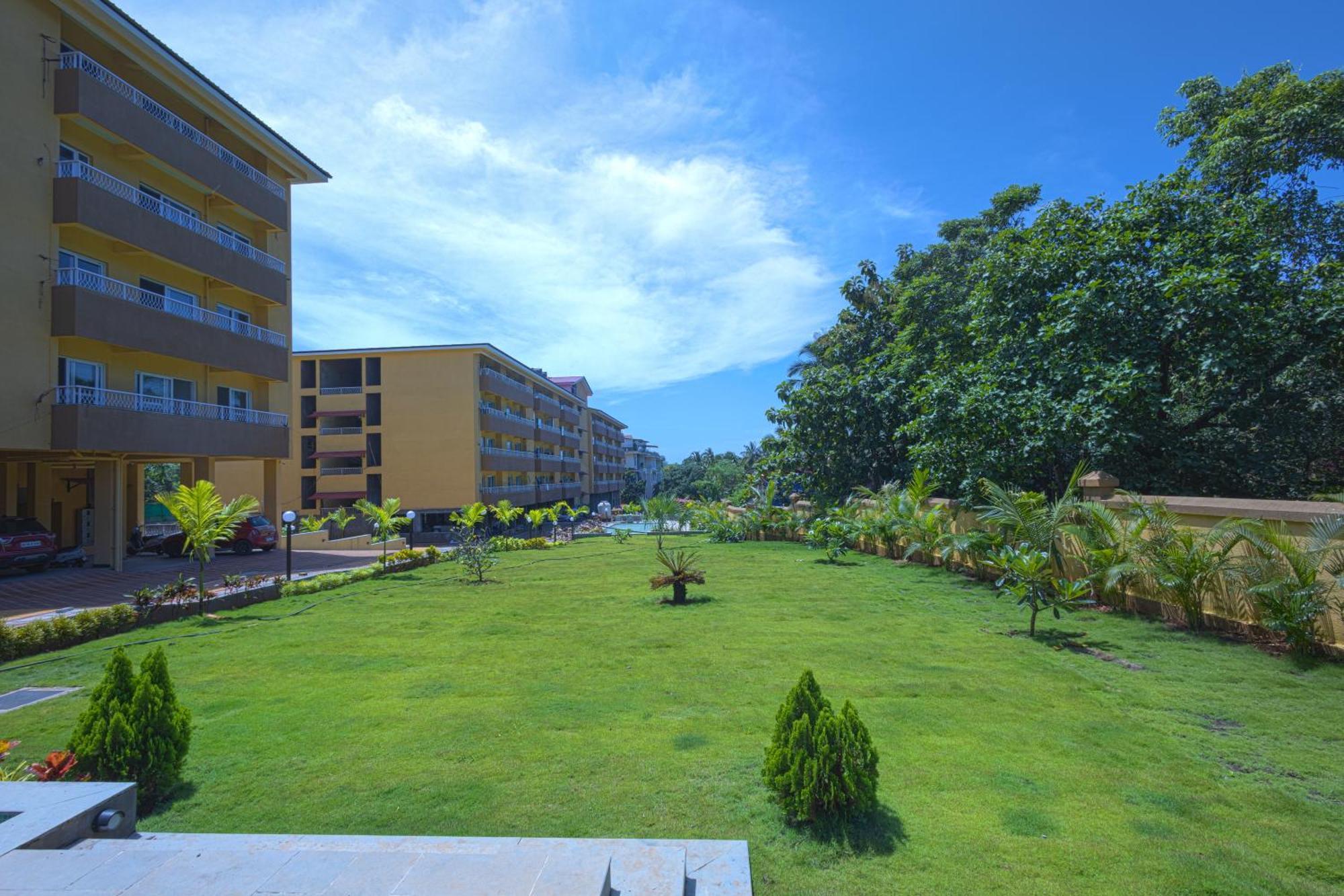 Alaya Stays 1 Bhk With Balcony & Pool - Veera Marina 칸돌림 외부 사진
