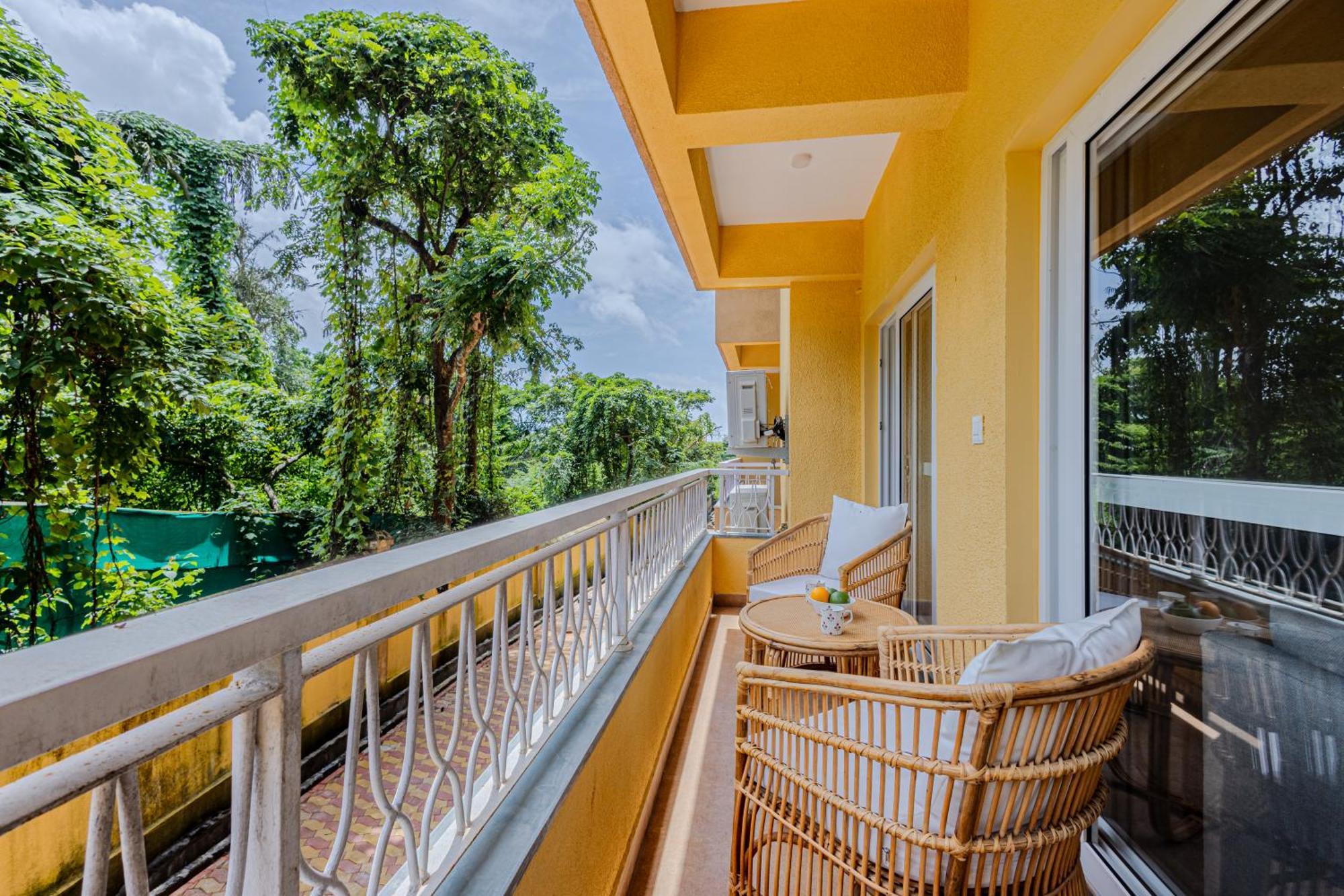 Alaya Stays 1 Bhk With Balcony & Pool - Veera Marina 칸돌림 외부 사진