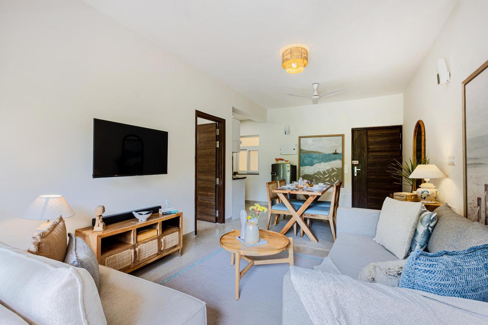 Alaya Stays 1 Bhk With Balcony & Pool - Veera Marina 칸돌림 외부 사진