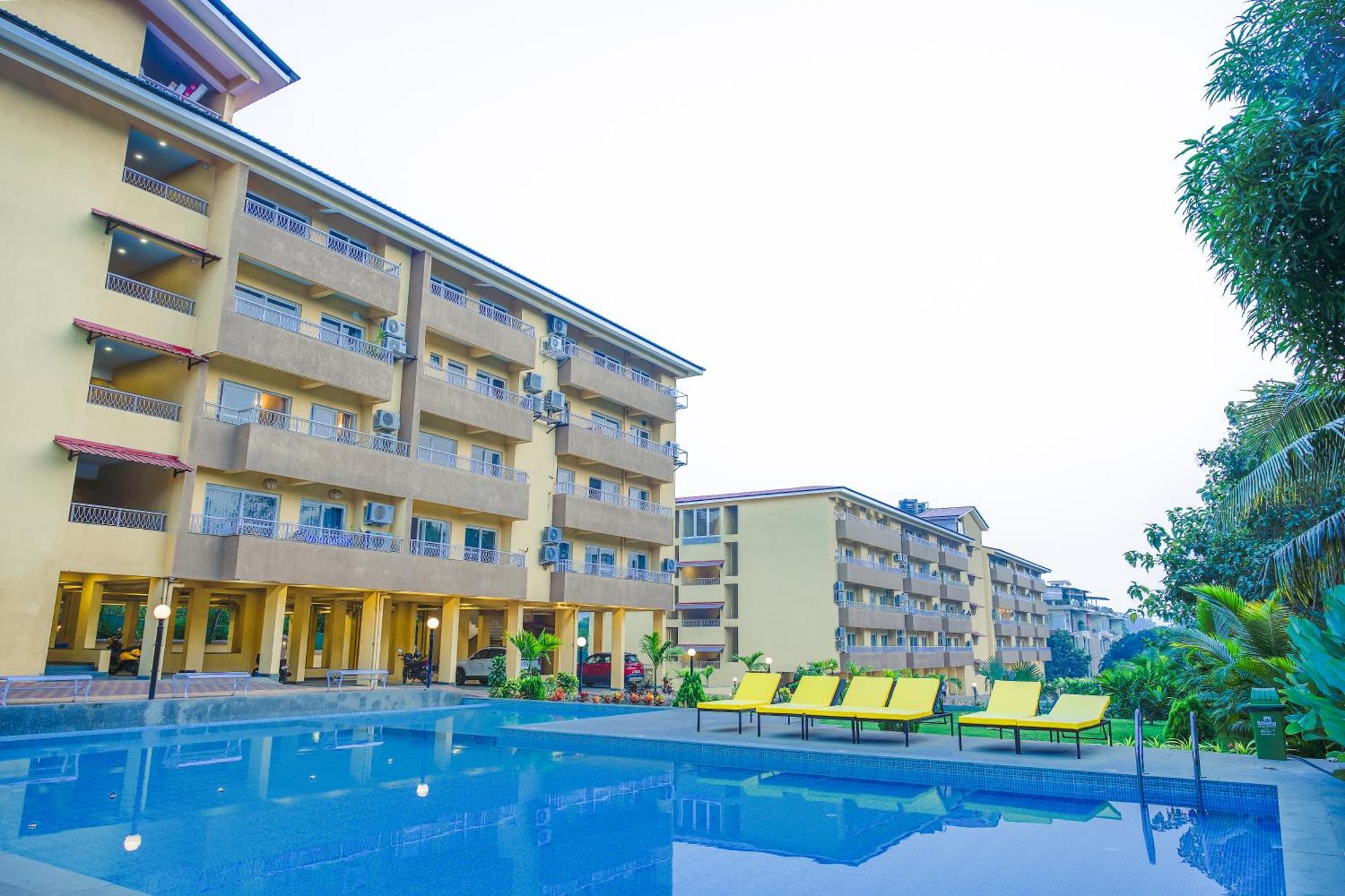 Alaya Stays 1 Bhk With Balcony & Pool - Veera Marina 칸돌림 외부 사진