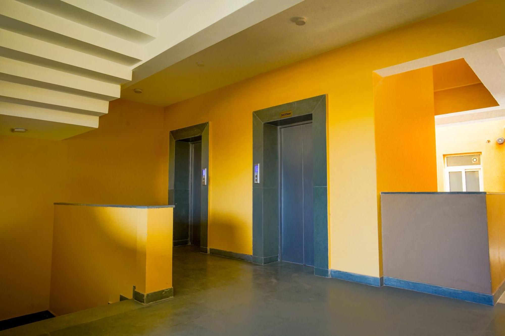 Alaya Stays 1 Bhk With Balcony & Pool - Veera Marina 칸돌림 외부 사진