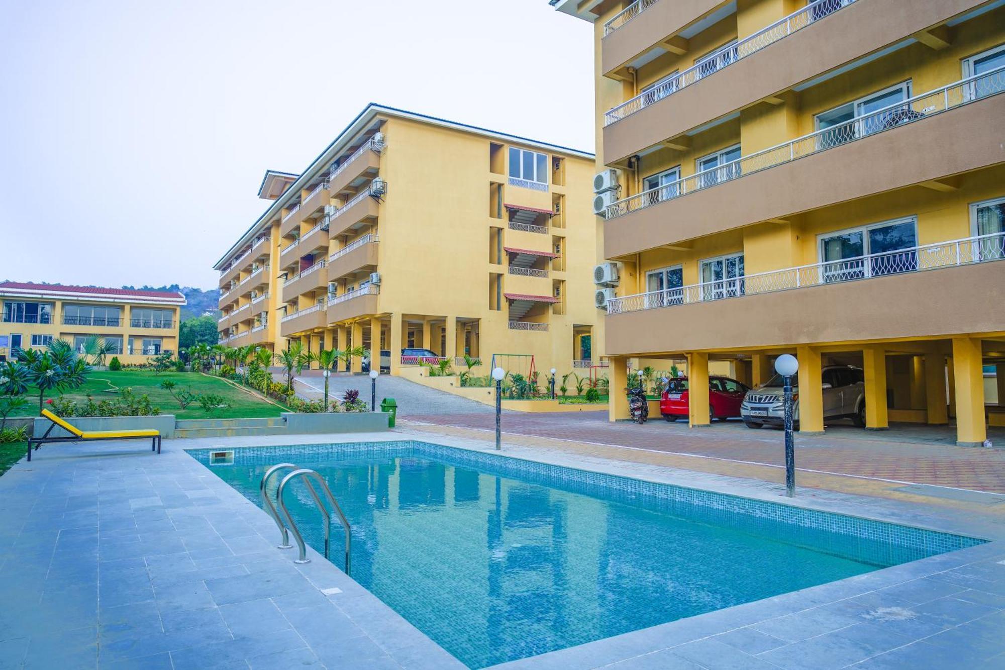 Alaya Stays 1 Bhk With Balcony & Pool - Veera Marina 칸돌림 외부 사진