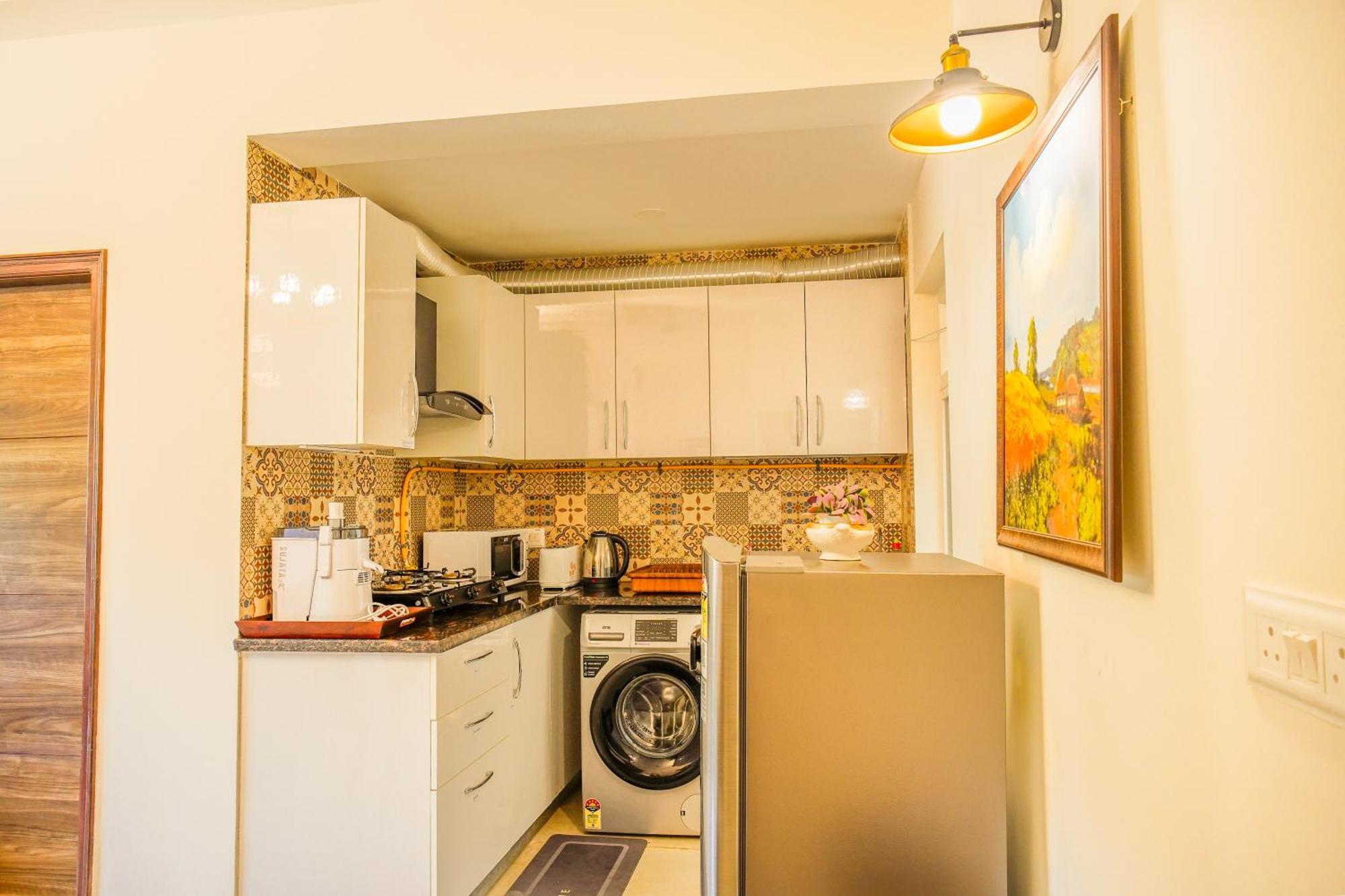 Alaya Stays 1 Bhk With Balcony & Pool - Veera Marina 칸돌림 외부 사진