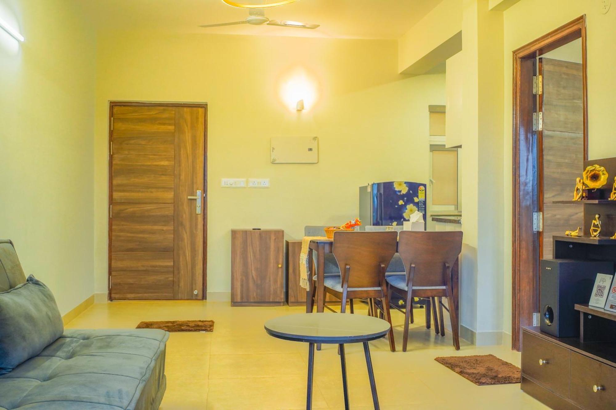 Alaya Stays 1 Bhk With Balcony & Pool - Veera Marina 칸돌림 외부 사진