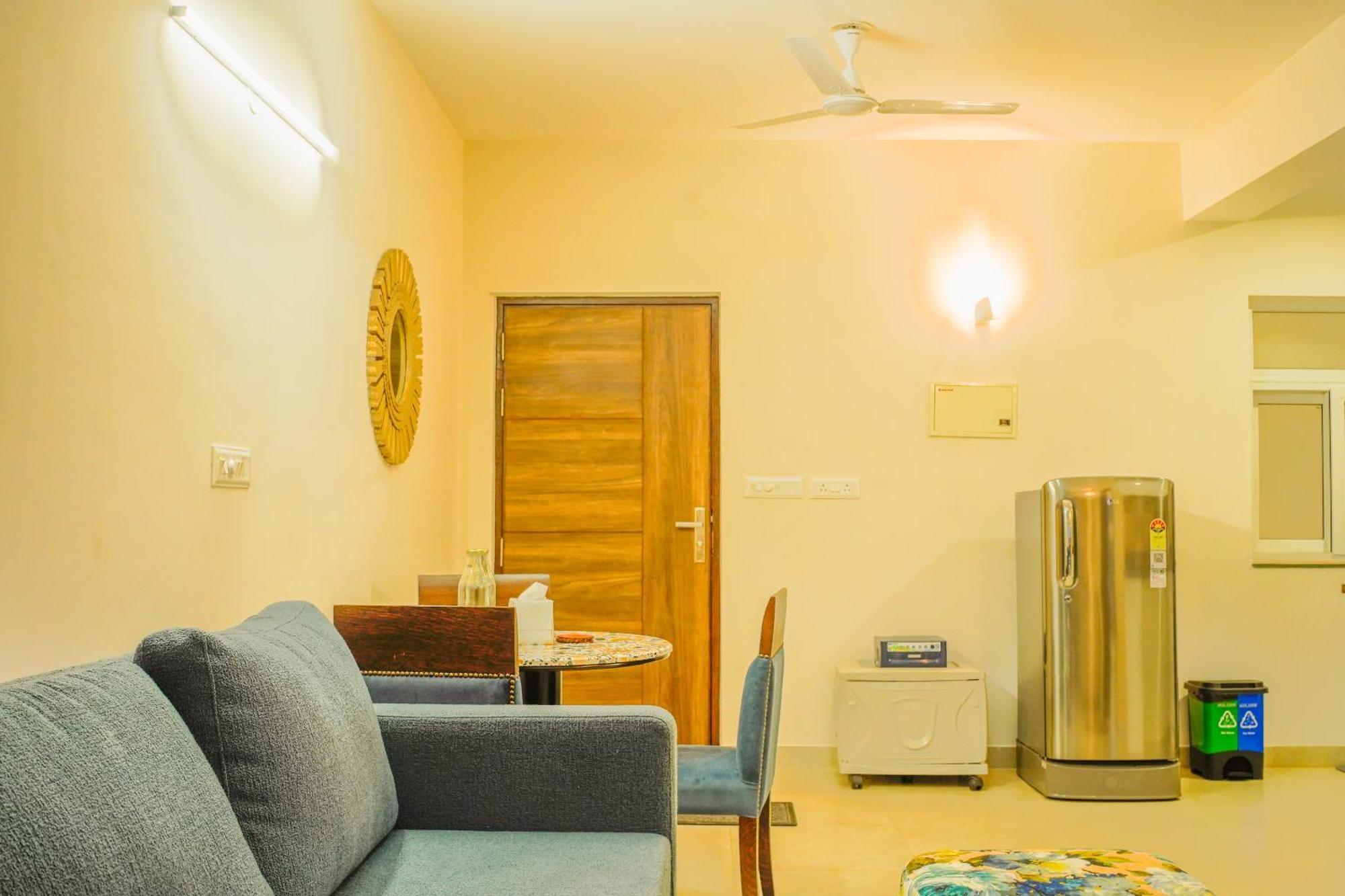 Alaya Stays 1 Bhk With Balcony & Pool - Veera Marina 칸돌림 외부 사진