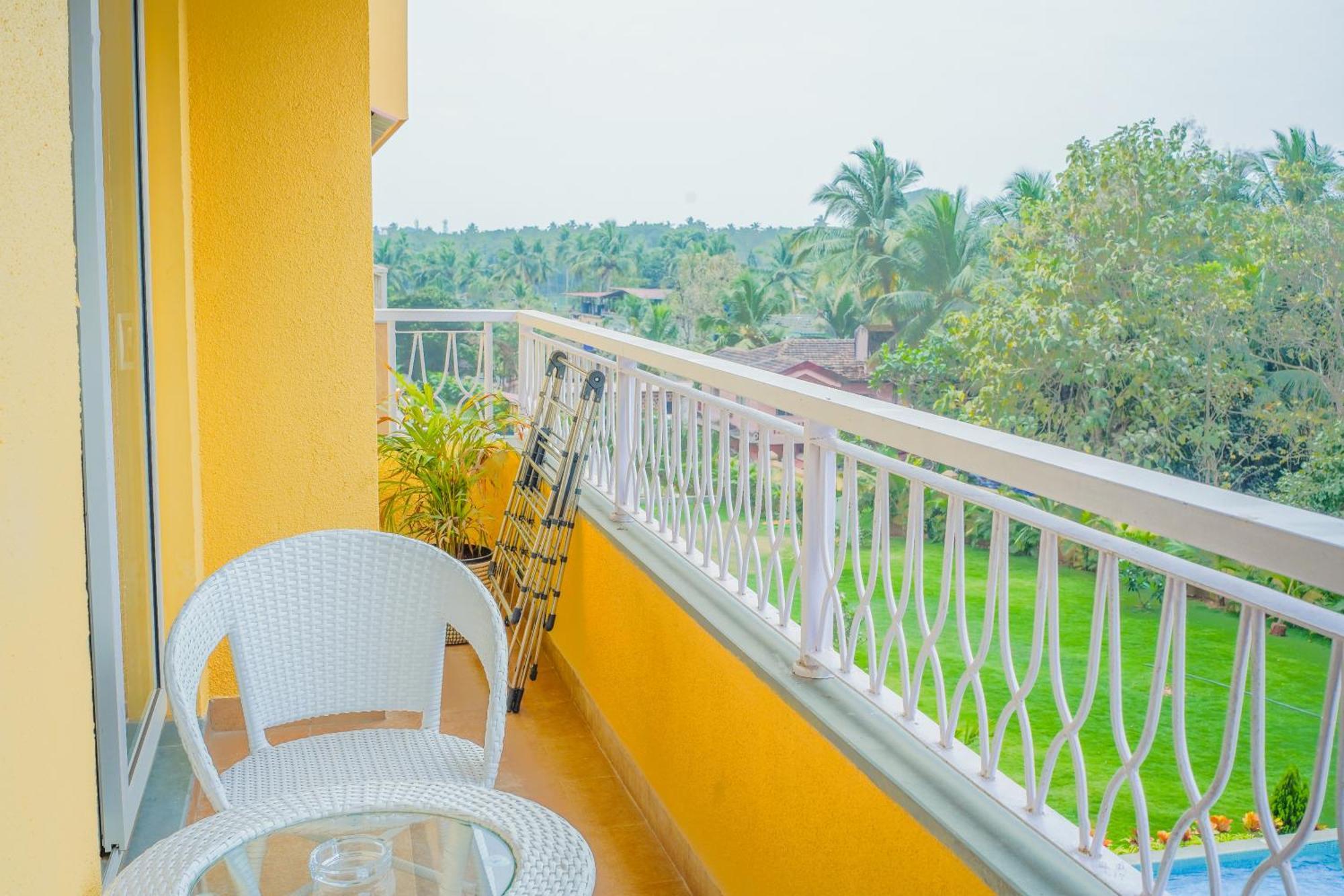 Alaya Stays 1 Bhk With Balcony & Pool - Veera Marina 칸돌림 외부 사진