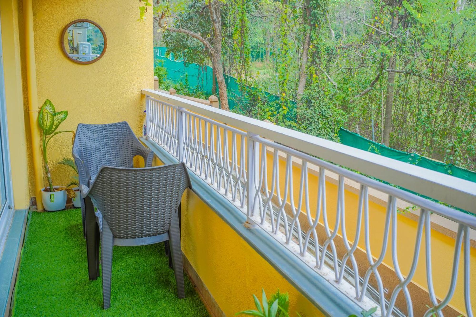 Alaya Stays 1 Bhk With Balcony & Pool - Veera Marina 칸돌림 외부 사진